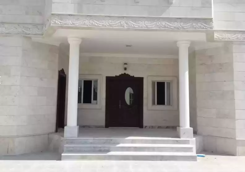 Residential Ready Property 7+ Bedrooms U/F Standalone Villa  for sale in Al Sadd , Doha #9990 - 1  image 